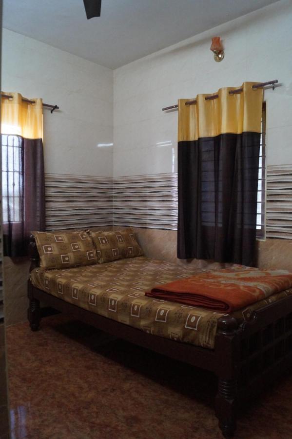 Wins Rooms Vālpārai Buitenkant foto