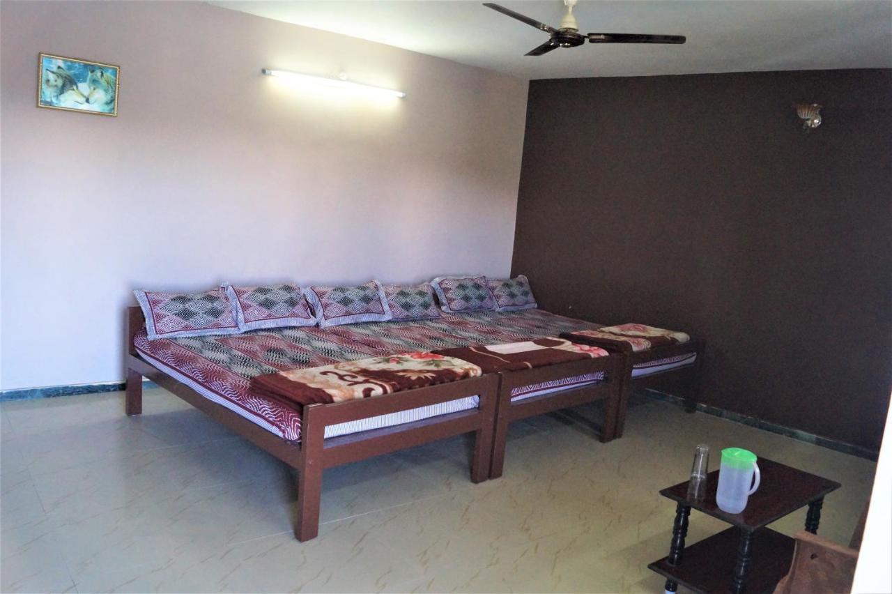 Wins Rooms Vālpārai Buitenkant foto