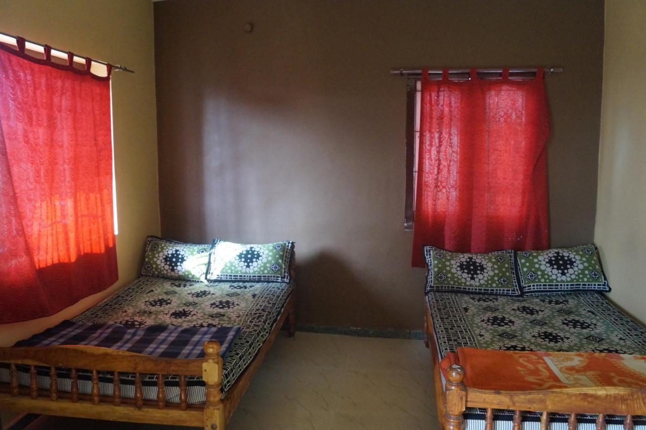 Wins Rooms Vālpārai Buitenkant foto