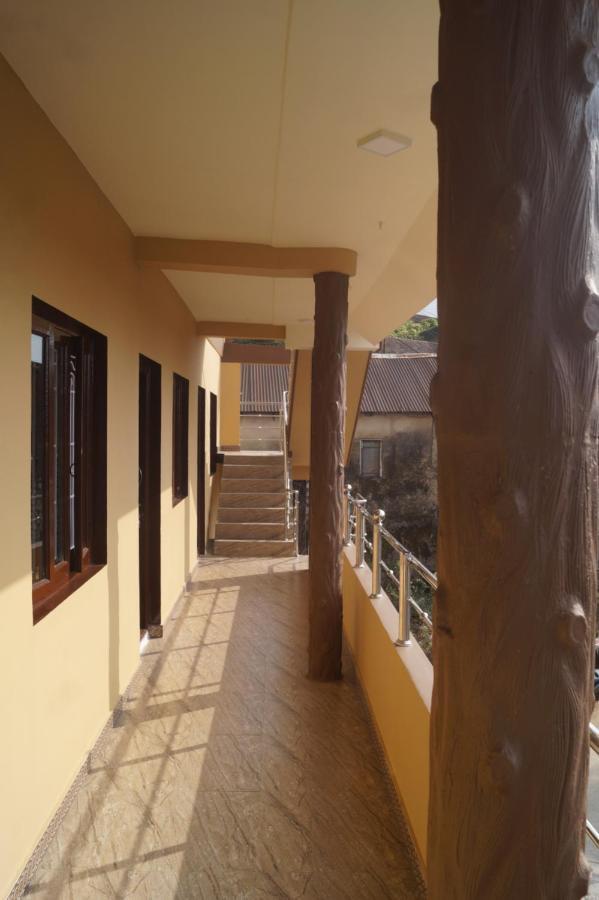 Wins Rooms Vālpārai Buitenkant foto